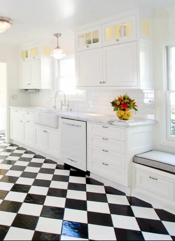 Плитка в интерьере белой кухни Get a Classic Black & White Checkered Floor on Any Budget Checkered floor kitche