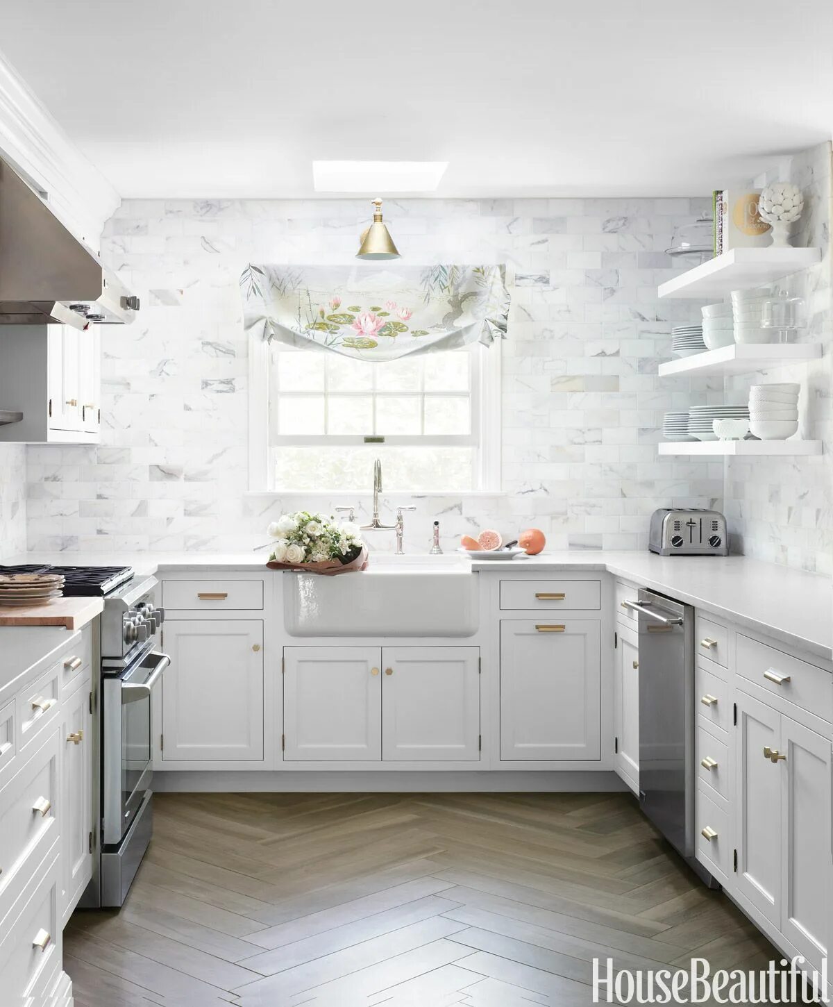 Плитка в интерьере белой кухни 30 Great Kitchen Design Ideas Kitchen tiles design, Classic white kitchen, Kitch