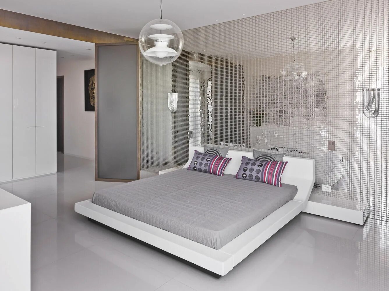Плитка в интерьере спальни Интерьеры в стиле хай-тек: 2392 фото на INMYROOM