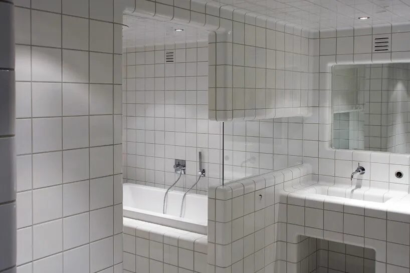 Плитка в ванной дизайн размеры peter van der jagt + erik jan kwakkel + arnout visser: dtile White bathroom tile
