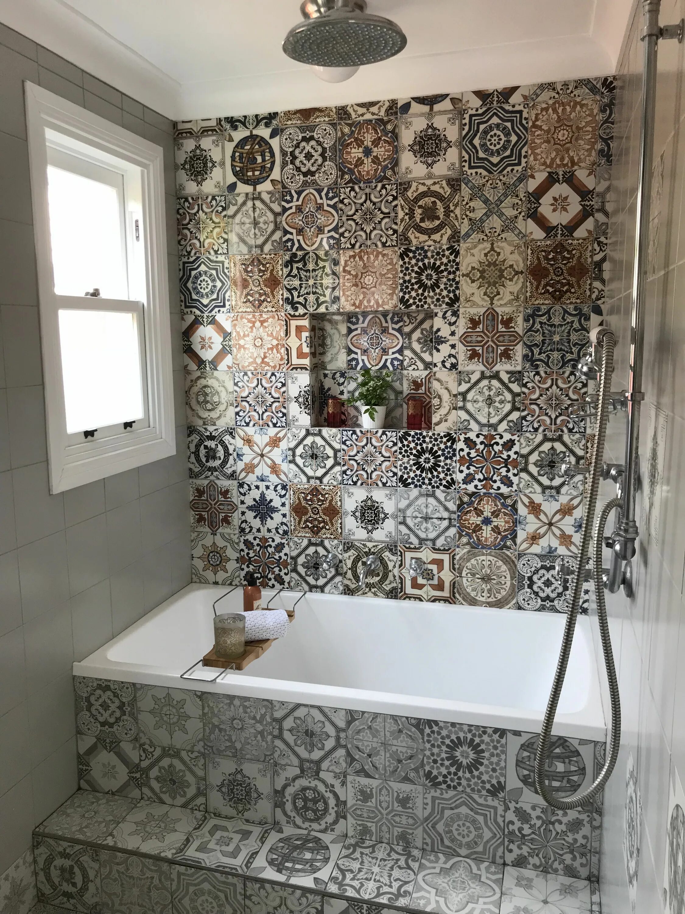 Плитка в ванной фото в стиле Bathroom with walk-in shower Arredo bagno vintage, Idee per il bagno, Arredo bag