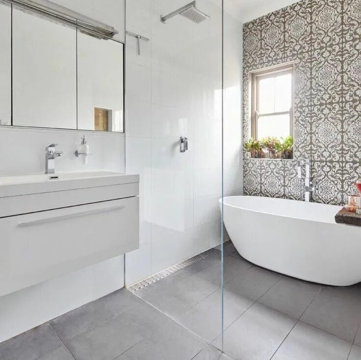 Плитка в ванной комнате фото в современном Bathrooms with metals and gold details in 2020 Bathroom design small modern, Bat