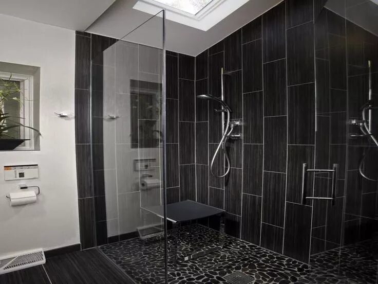 Плитка в ванной с душевой фото 37 Bathrooms With Walk-In Showers Black tile bathrooms, Modern bathroom design, 
