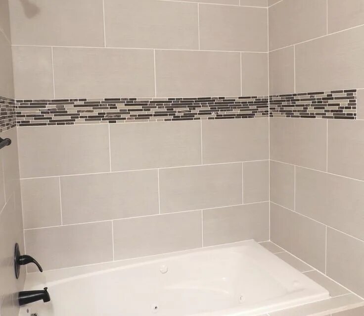Плитка в ванну на стену фото 12x24 shower wall tile - Google Search Bathroom wall tile design, Bold bathroom 