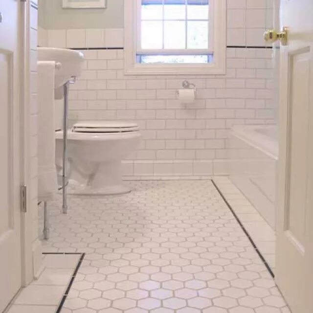 Плитка в ванную комнату на пол фото Clean Your Whole Bathroom in 5 Minutes Bathroom tile designs, White subway tile 