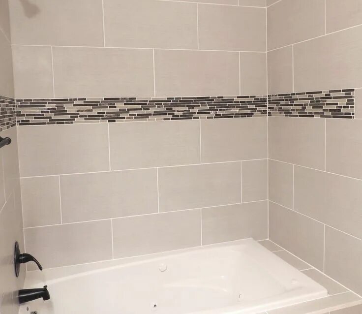 Плитка в ванную размеры фото Pin by Lisa Berberian on Condo Renovation Bathtub walls, Shower backsplash, Bath