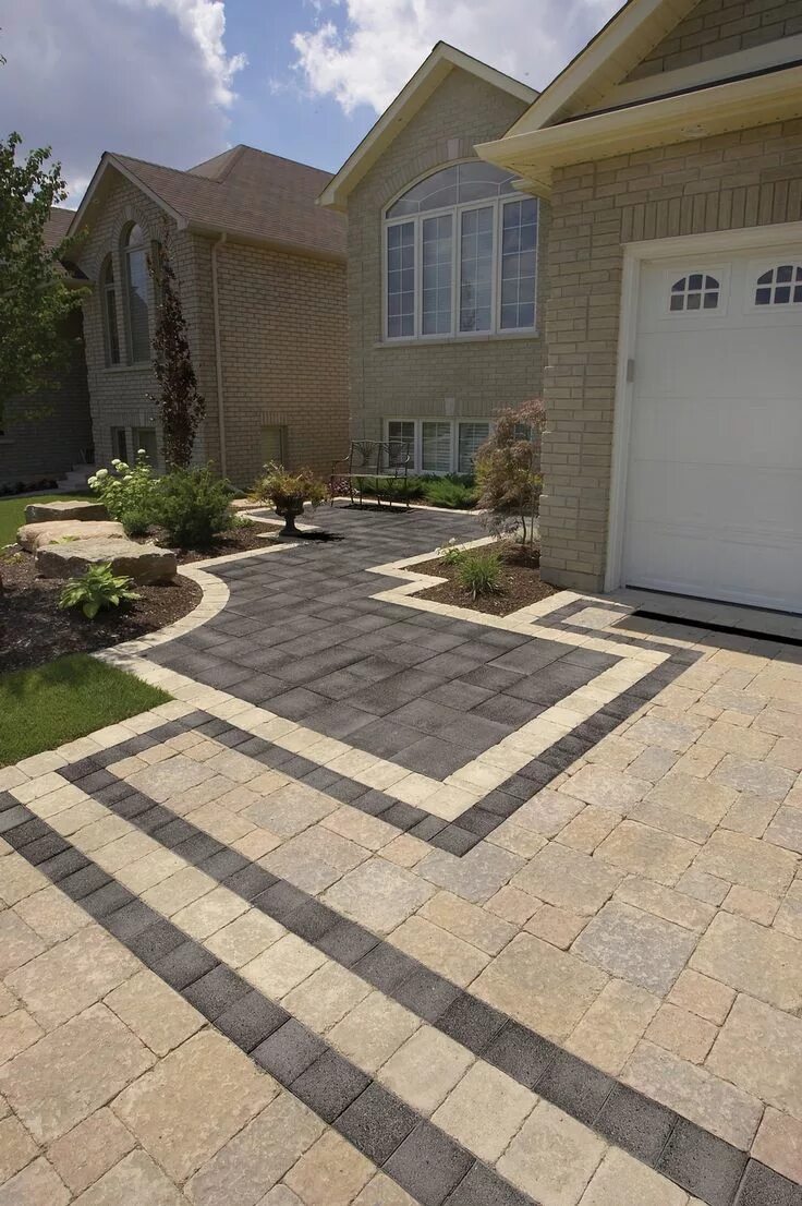 Плитка во дворе частного дома дизайн Unilock Brick Pavers Patio pavers design, Front yard design, Patio design