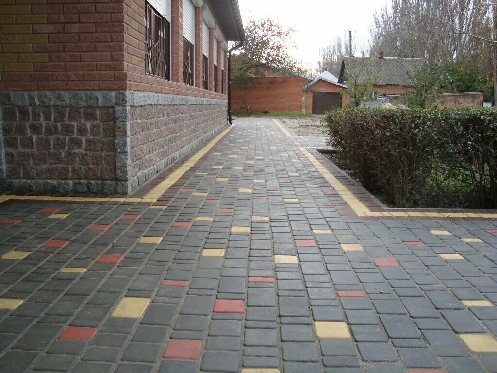 Плитка во дворе дома фото Grinstroy, construction and finishing works, Voronezh, ulitsa 25 Oktyabrya, 45 -