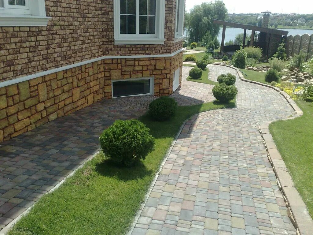Плитка вокруг дома фото Argoplit.ru, paving tile, Moscow Region, Lobnya, ulitsa Komissara Agapova - Yand