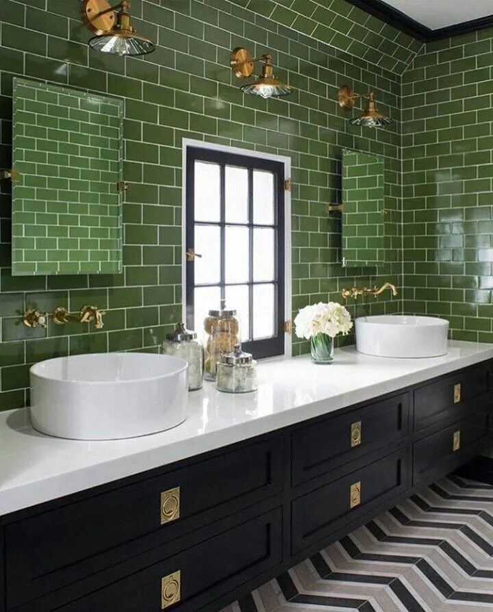 Плитка зеленого цвета фото Pin by selma selma on Banyo Bathroom tile designs, Green bathroom, Green tile ba