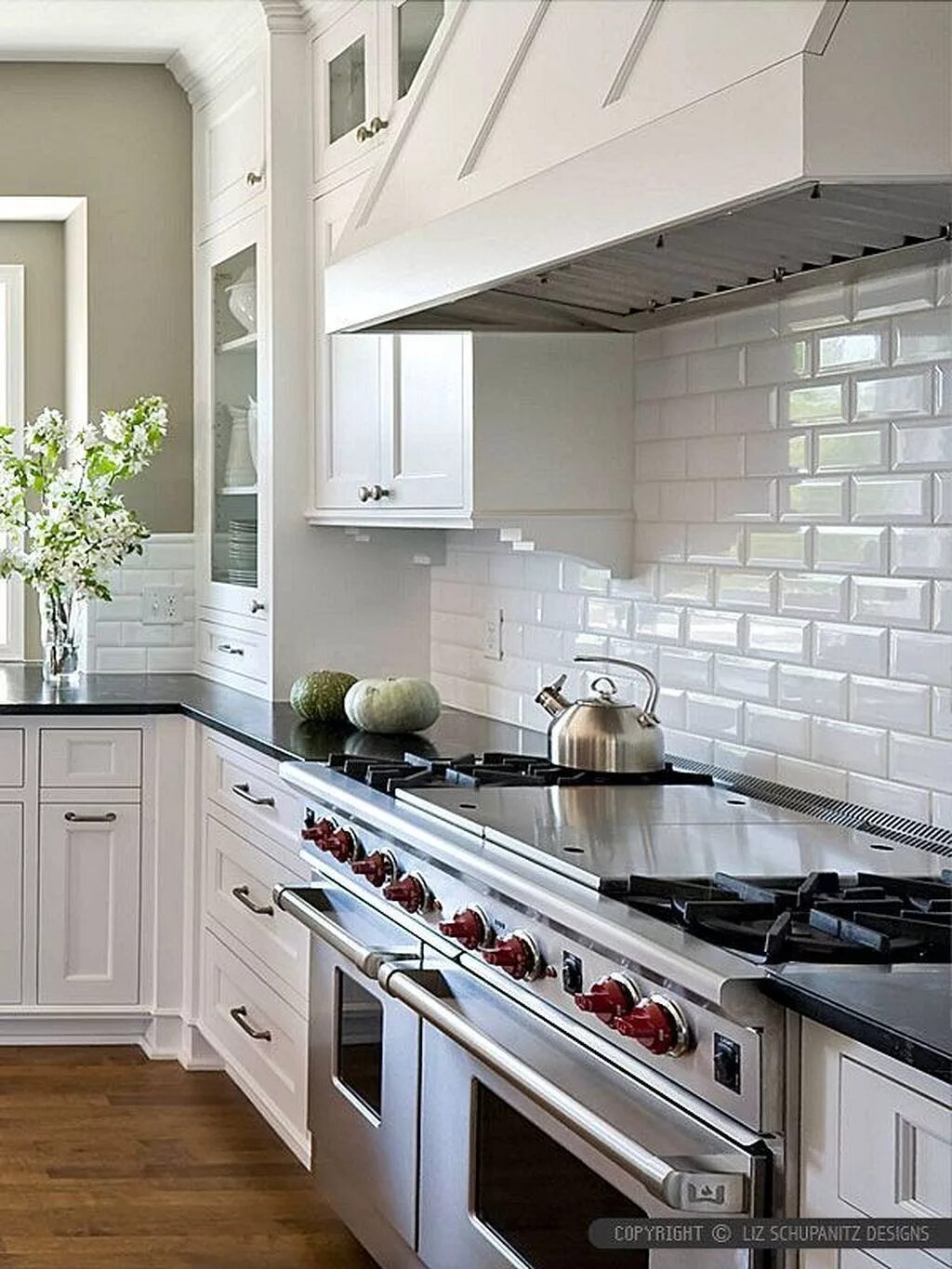 Плитки на кухню фото современная кухня Fix: Cyrela’s startup partner for domestic maintenance and repair White kitchen 
