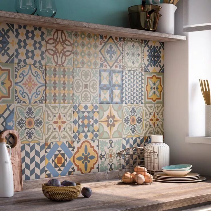 Плитки пэчворк фото Embellir sa cuisine, avec un carrelage multicolore Leroy Merlin Cocinas de estil