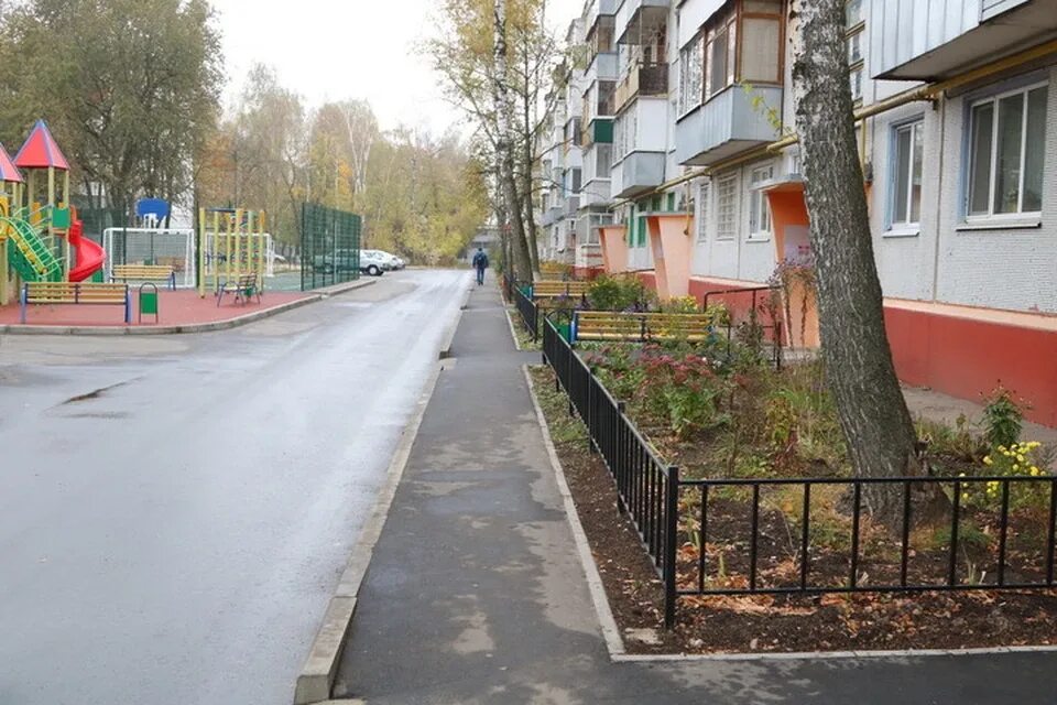 Плитстрой городской округ брянск бежицкий район фото В Брянске прошел приемку отремонтированный двор на Орловской - KP.RU