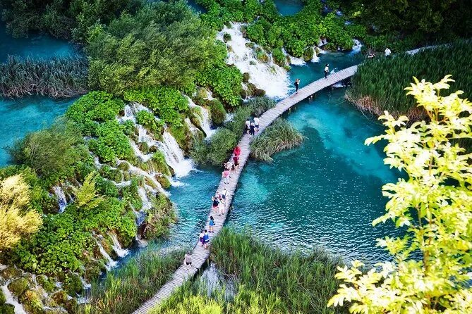 Плитвицкие озера фото Group Transfer from Split to Zagreb with guide at Plitvice Lakes 2023 - Viator