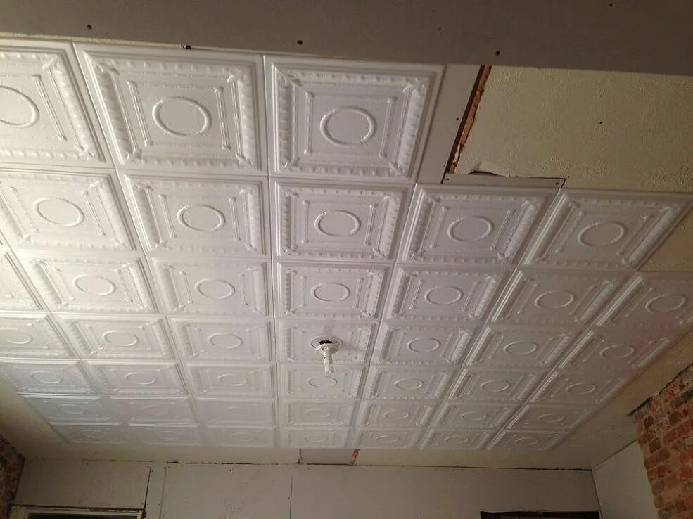 Плиты на потолок фото Super Easy DIY Faux Tin Ceiling Faux tin ceiling, Diy ceiling, Faux tin