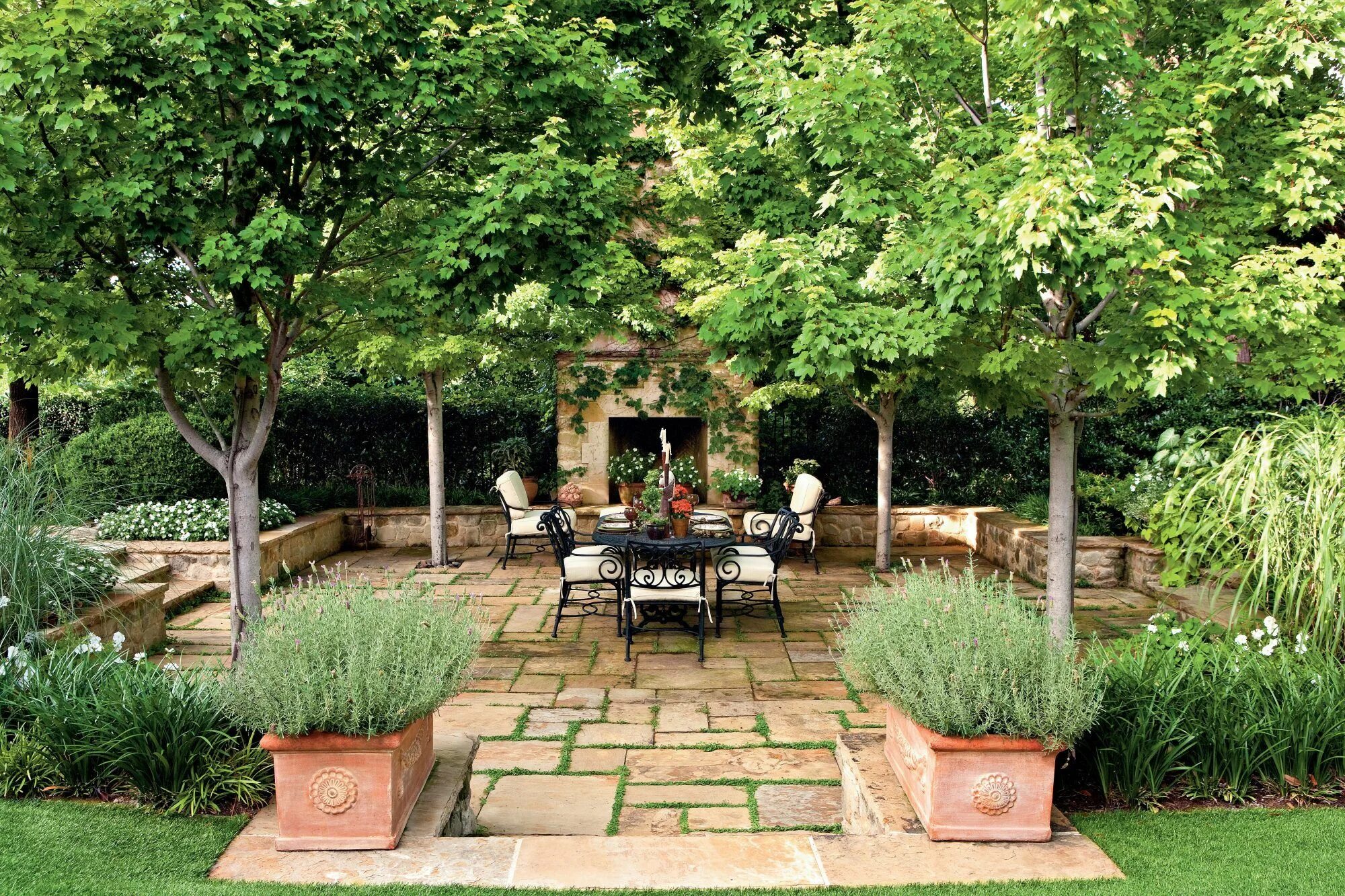 Плодовый сад в ландшафтном дизайне Classic Courtyards Courtyard gardens design, Backyard oasis, Backyard design