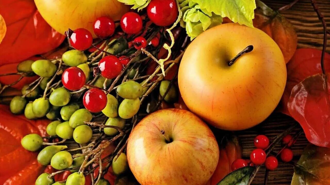 Плоды осени фото Картина на холсте 40x50 LinxOne "Fruit осень листья autumn" интерьер для дома / 