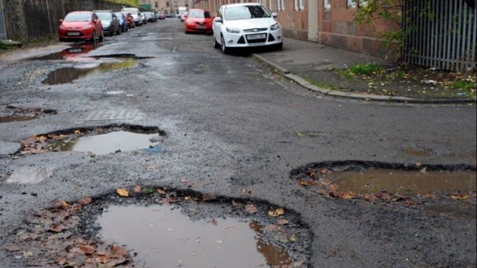 Плохая дорога фото Petition - Fix and Improve our roads. - United Kingdom - Change.org