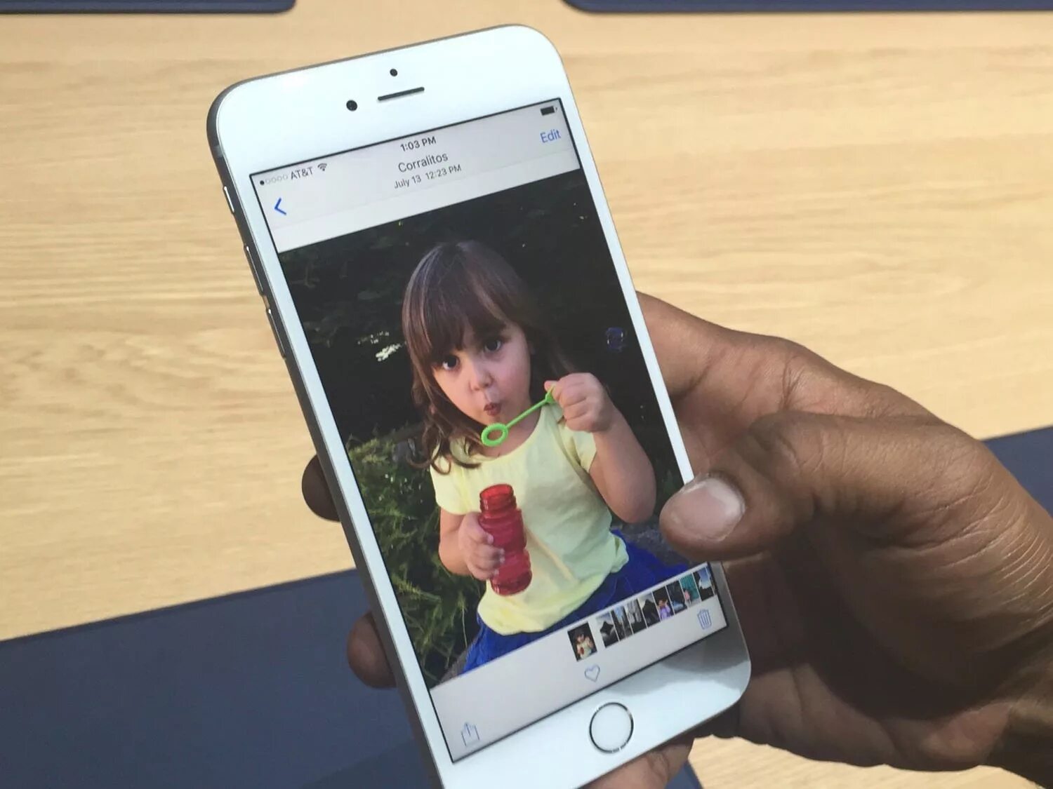Плохие фото на айфон 13 Apple Email About iPhone 6S Delays in New York - Business Insider