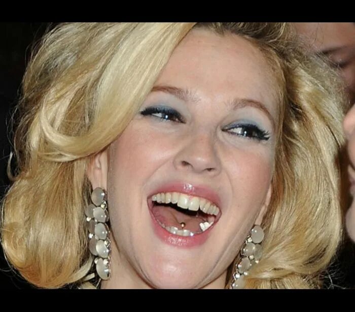 Плохие зубы фото у девушек Confira os piercings secretos das celebridades - Atualidade - SAPO Lifestyle