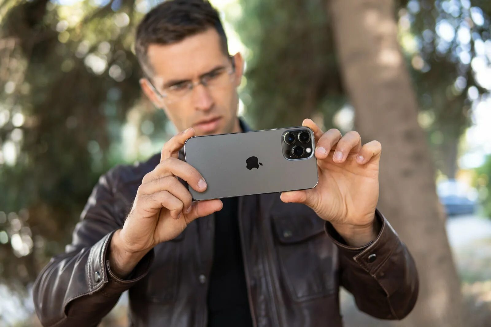 Плохое качество фото на айфон 15 про iPhone 13 Pro Max Review: undisputed battery champion - PhoneArena