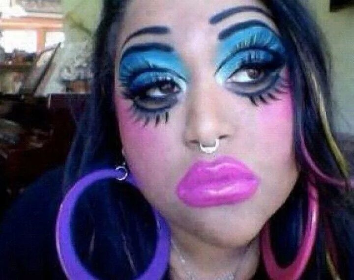 Плохой макияж 22 People Who Need To Give Up On Makeup And Never Look Back Maquillaje feo, Maqu