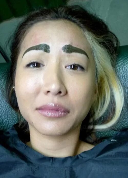 Плохой татуаж бровей The Worst Eyebrows Vol. II: 23 More Fashion Disasters Team Jimmy Joe Bad eyebrow