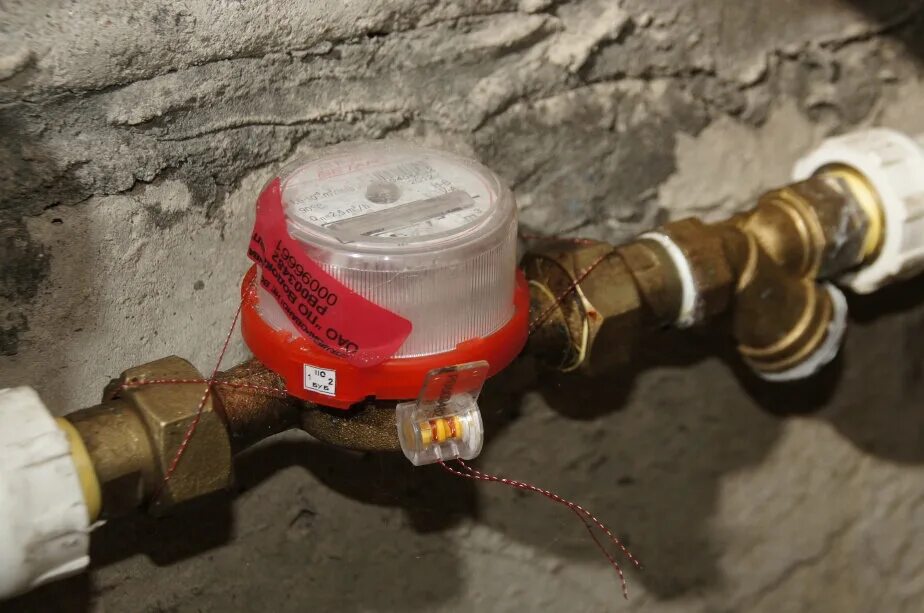 Пломба на воду фото В батайском водоканале не хватает сотрудников - Газета Вперед