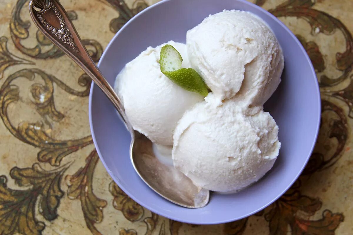 Пломбир в домашних условиях с фото Pandan-Coconut Ice Cream Recipe Coconut ice cream, Coconut ice cream recipes, Ic