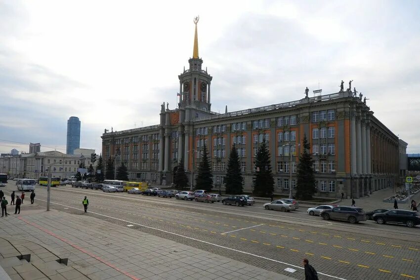 Площадь 1905 года в екатеринбурге фото В мэрии Екатеринбурга считают возможным закрыть центр для личного автотранспорта