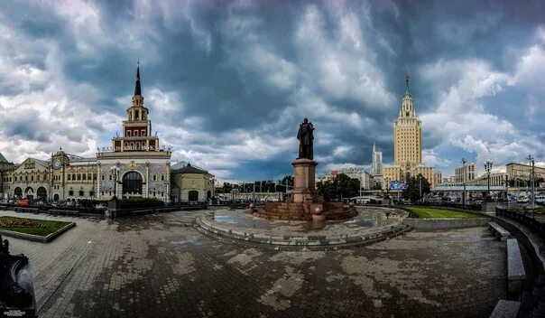 Площадь 3 вокзалов москва фото The area of three stations and an incredible sky in the background. #ЛенаАленина