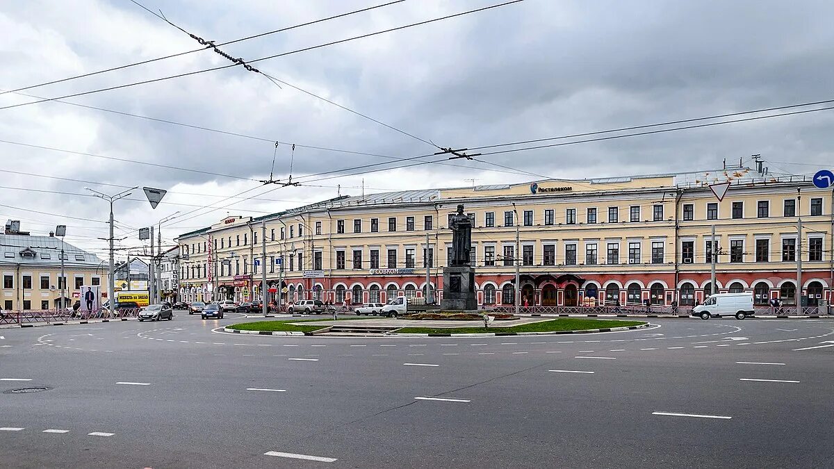 Площадь богоявления ярославль фото Файл:Bogoyavlenskaya Square in Yaroslavl 01.jpg - Википедия
