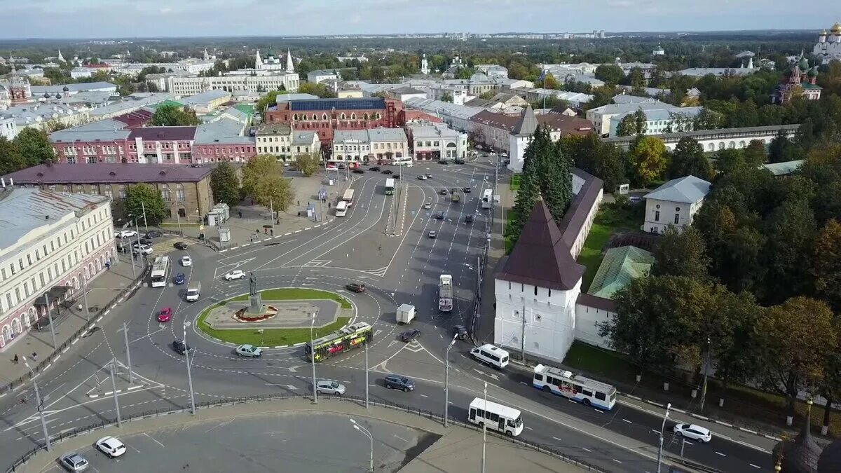 Площадь богоявления ярославль фото Маршрут по центру Ярославля - портал в древнерусский мир Гид по России Путешеств