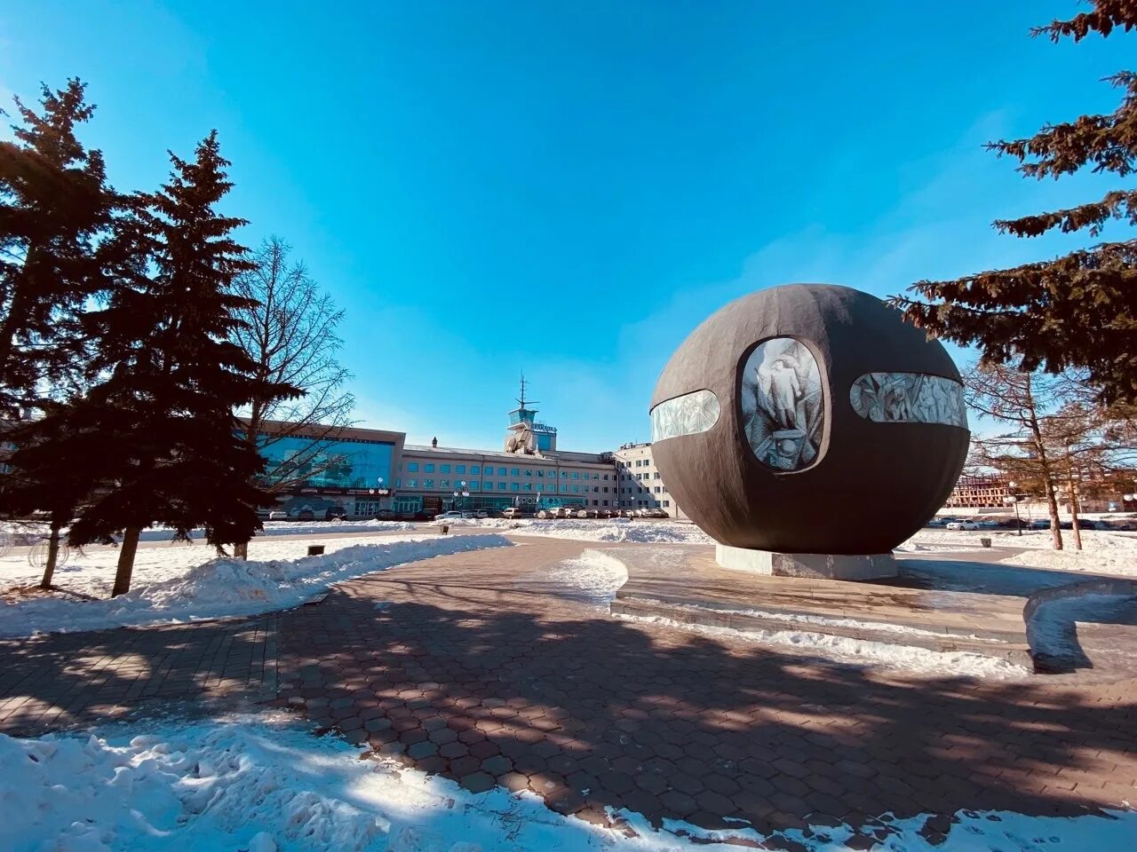 Площадь бухгольца омск фото Шар "Держава" с площади Бухгольца хотят перенести в сквер 300-летия Омска - Сибн