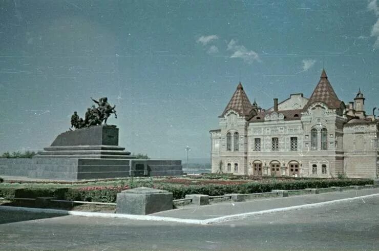 Площадь чапаева самара фото Драм Театр и памятник Чапаеву (с изображениями) Памятники, Места, Город