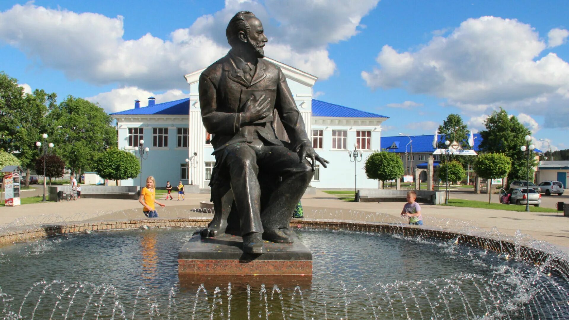Площадь чайковский фото Монтекки и Капулетти Пермского края. Открытый конфликт глав Чайковского мешает р