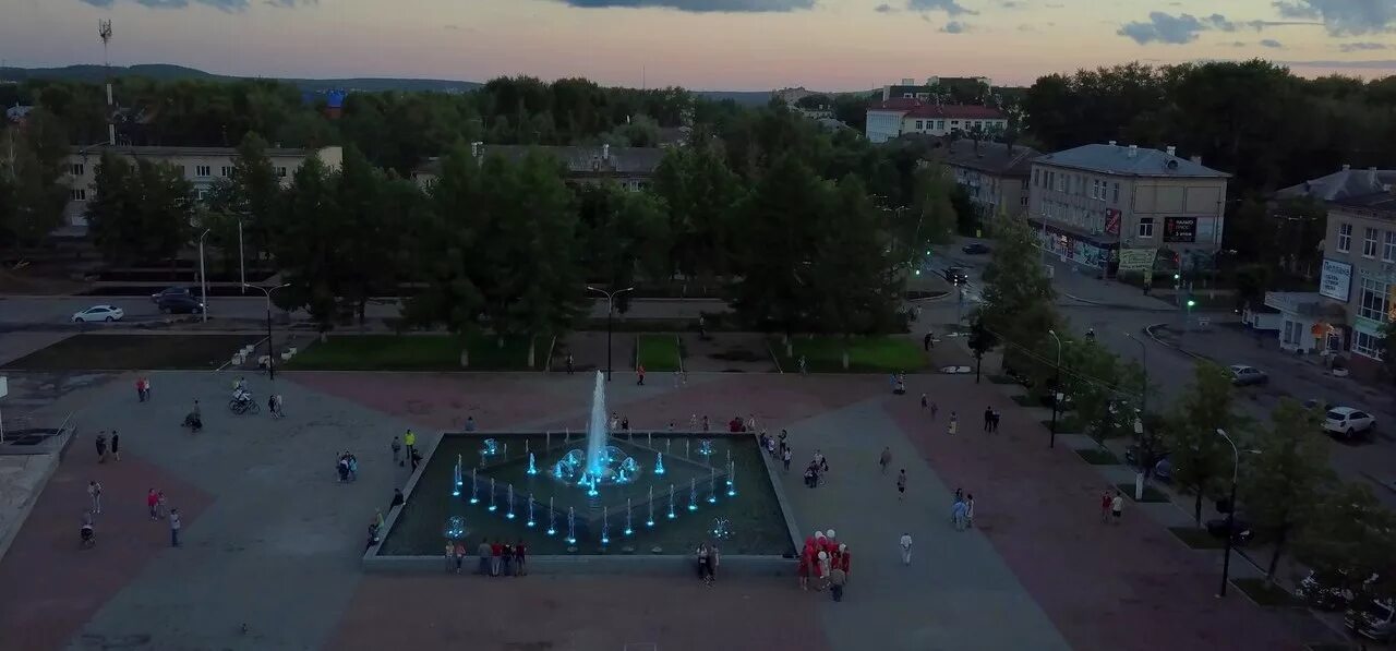 Площадь чайковский фото Свето-музыкальное шоу танцующих фонтанов, 0+, Площадь Карла Маркса, Чайковский