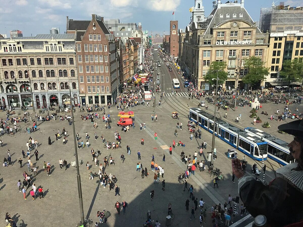 Площадь дам фото Berkas:Amsterdam - Dam Square towards the train station.jpg - Wikipedia bahasa I