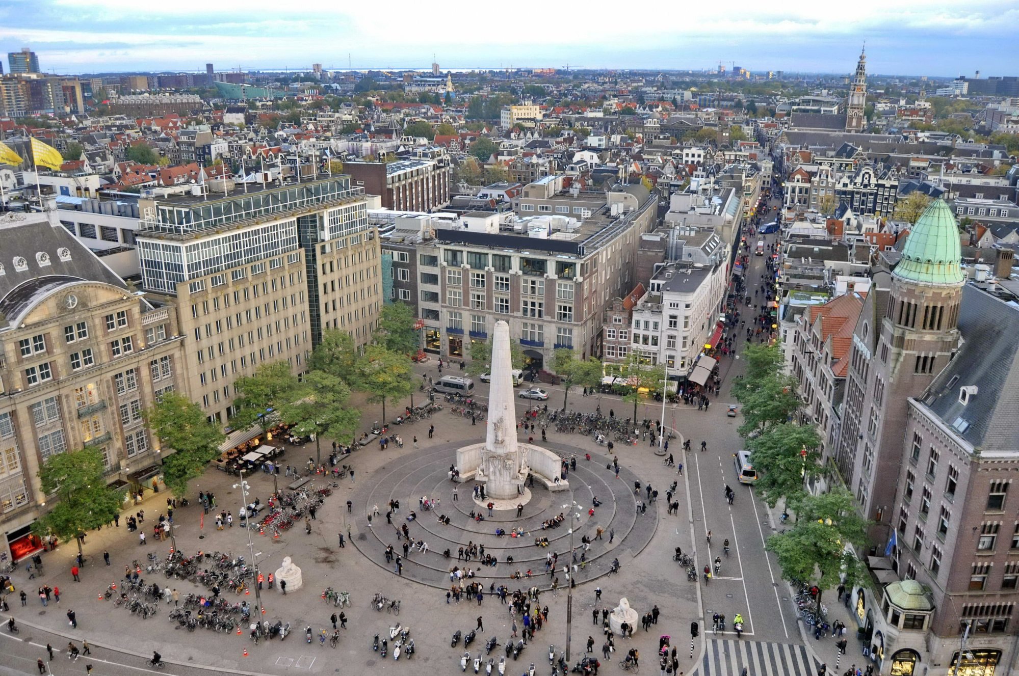 Площадь дам фото The Anantara Grand Hotel Krasnapolsky may be Amsterdam’s best-located hotel - bu
