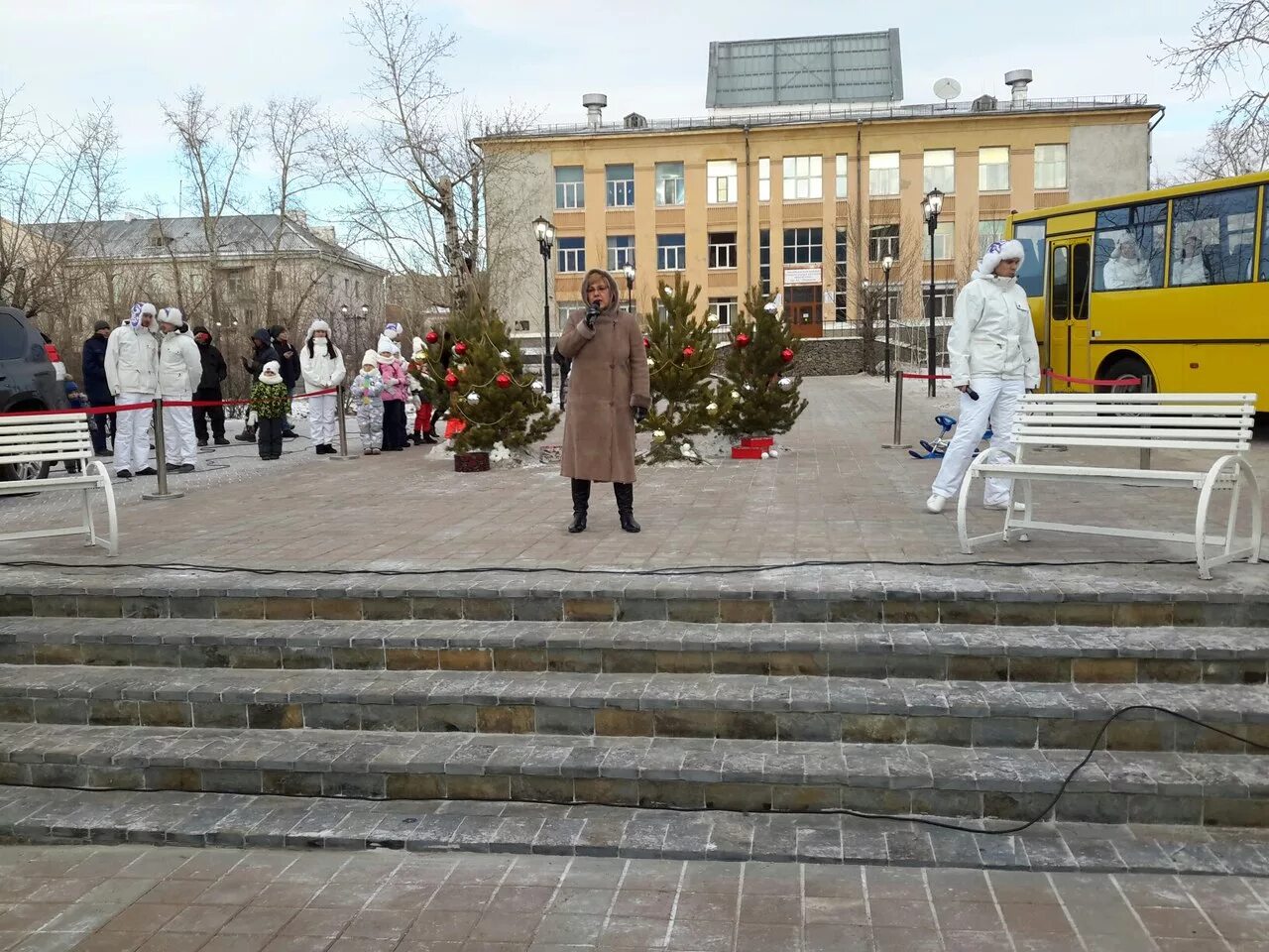 Площадь декабристов чита фото Площадь Декабристов открыли после благоустройства в Чите