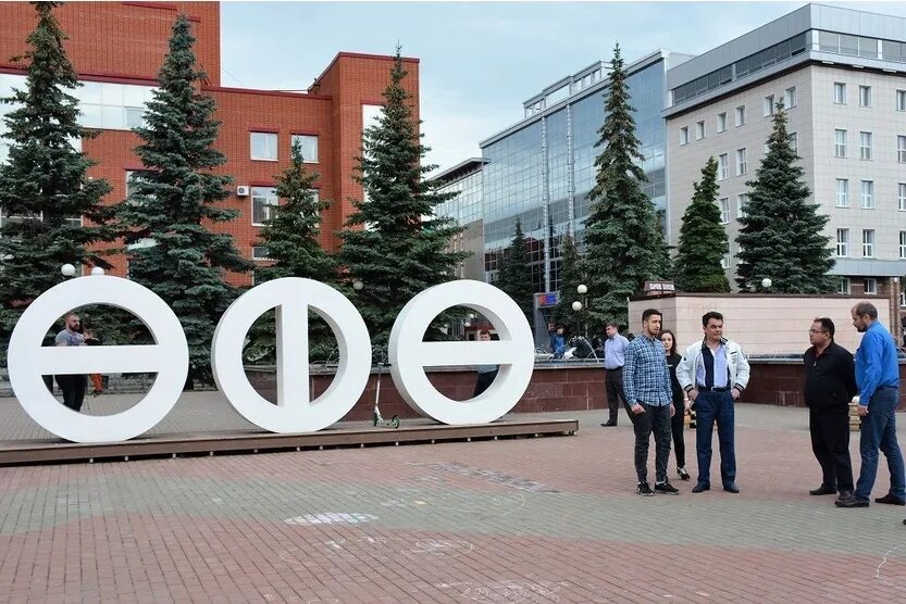 Площадь двух фонтанов уфа фото Ирек Ялалов посетил одну из зон отдыха горожан - Площадь двух фонтанов - Официал