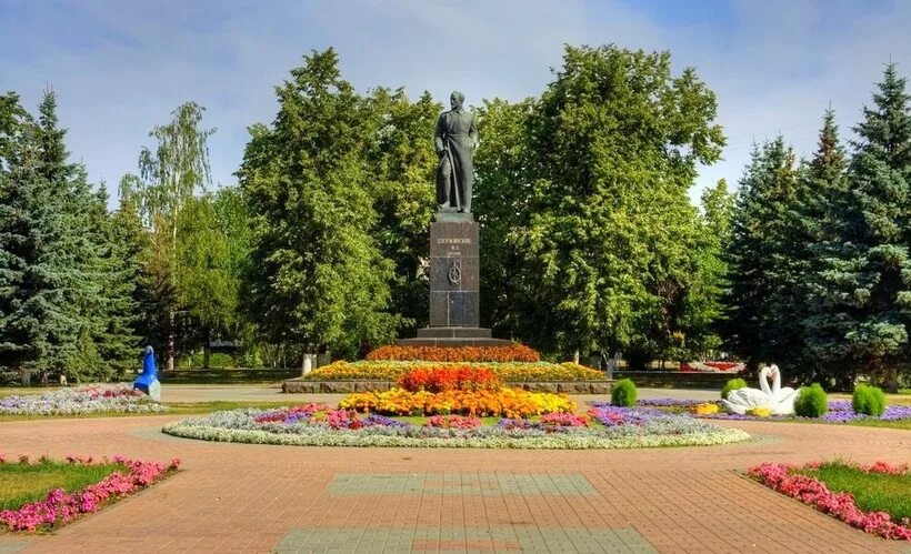 Площадь дзержинского фото дзержинск Где находится Дзержинск?