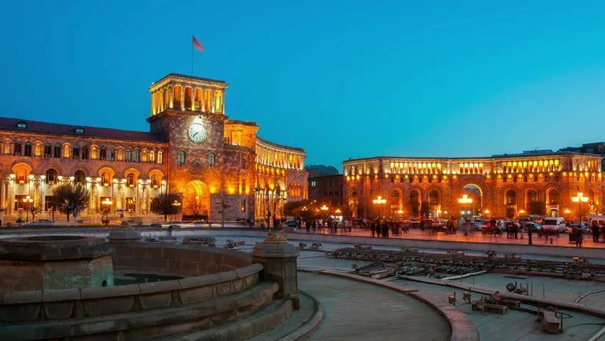 Площадь еревана фото Yerevan iArmenia: Armenian History, Holidays, Sights, Events