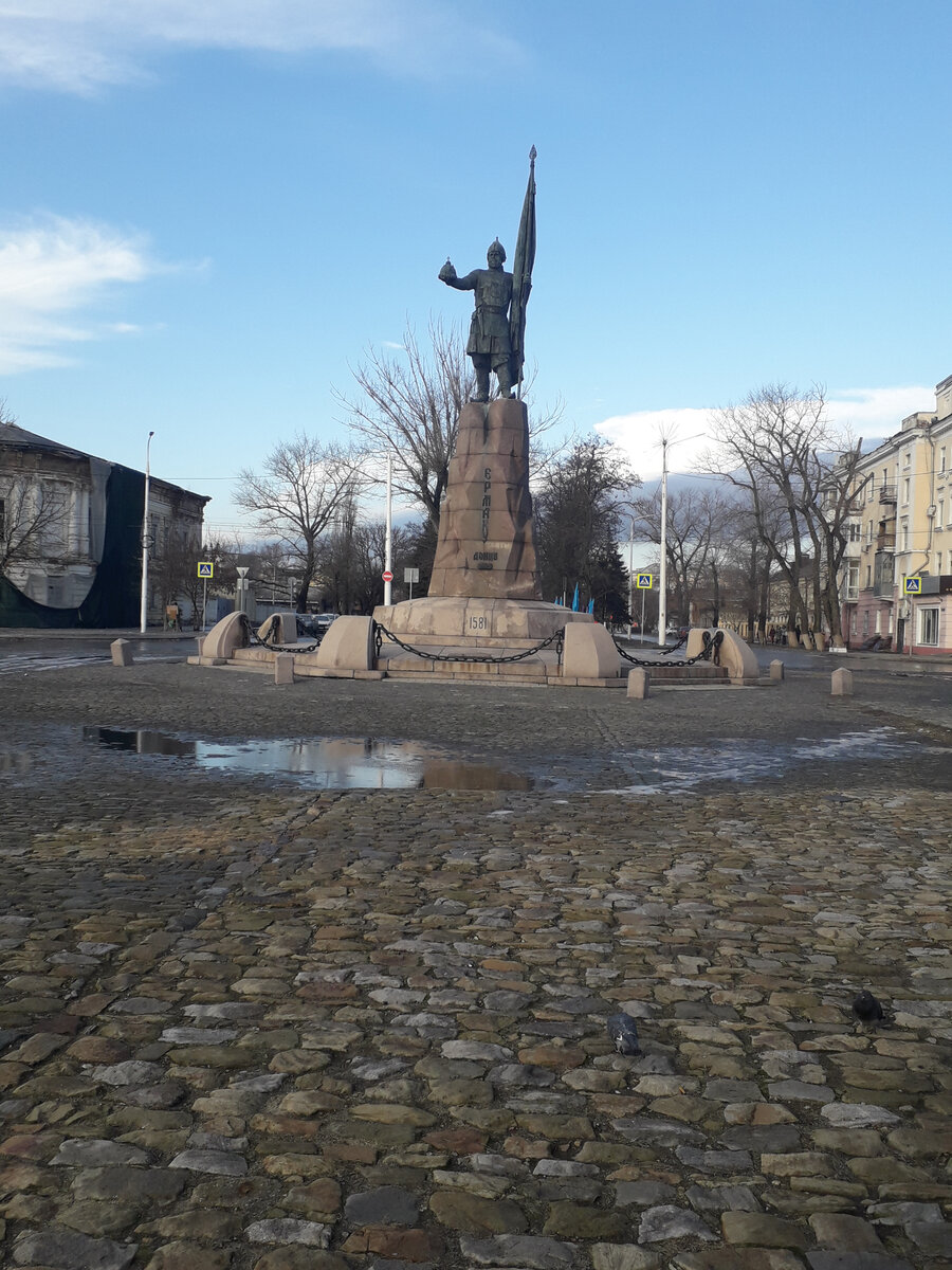 Площадь ермака новочеркасск фото Памятник ермаку в новочеркасске - фотосток PhotoPrague.ru