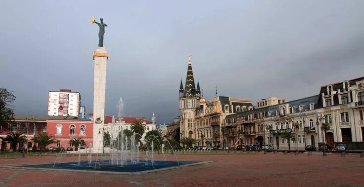 Площадь европы батуми фото Europe Square with the Statue of Medea, Batumi, Georgia Batumi, Georgia, Europe