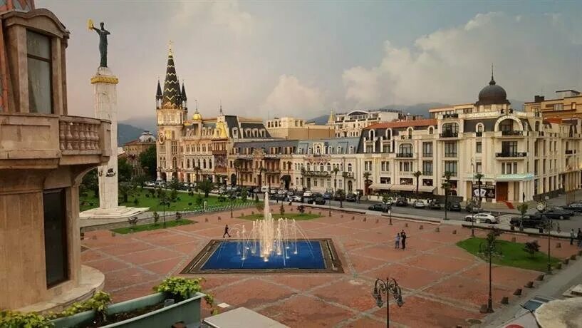Площадь европы батуми фото Фото: Guest House On Europe Square, гостиница, ул. Думбадзе, 14, Батуми, Грузия 