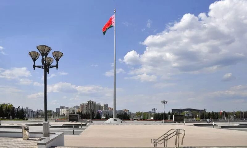 Площадь флага фото Площадь Государственного Флага Республики Беларусь MapMinsk