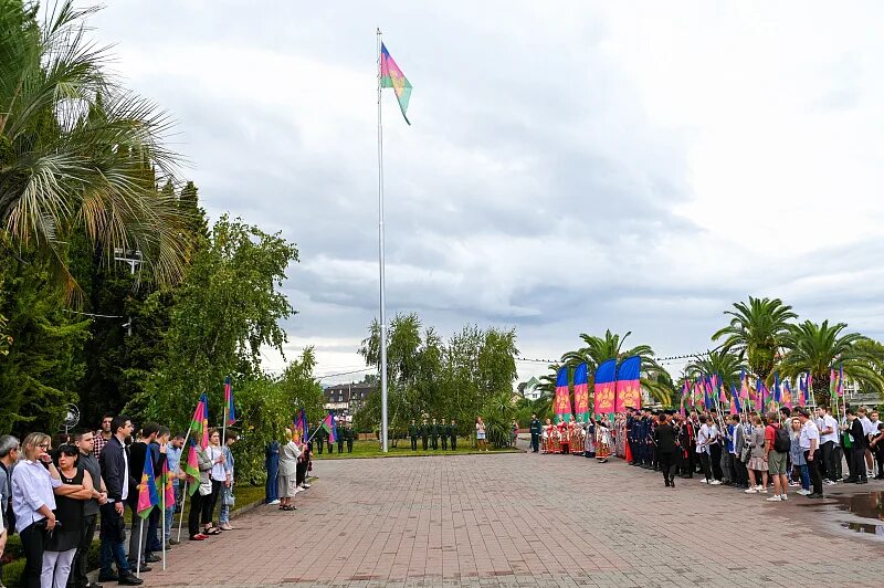 Площадь флага сочи фото Администрация города Сочи - Празднование 85-летия Краснодарского края в Сочи нач