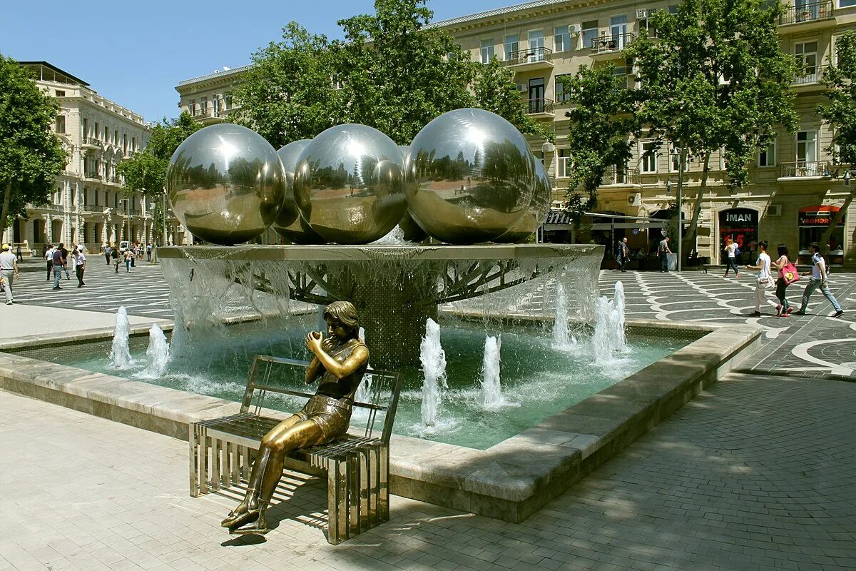 Площадь фонтанов фото Файл:Fountains Square, Baku 1.JPG - Википедия