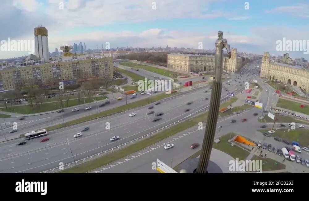 Площадь гагарина москва фото Astronaut statue Stock Videos & Footage - HD and 4K Video Clips - Alamy